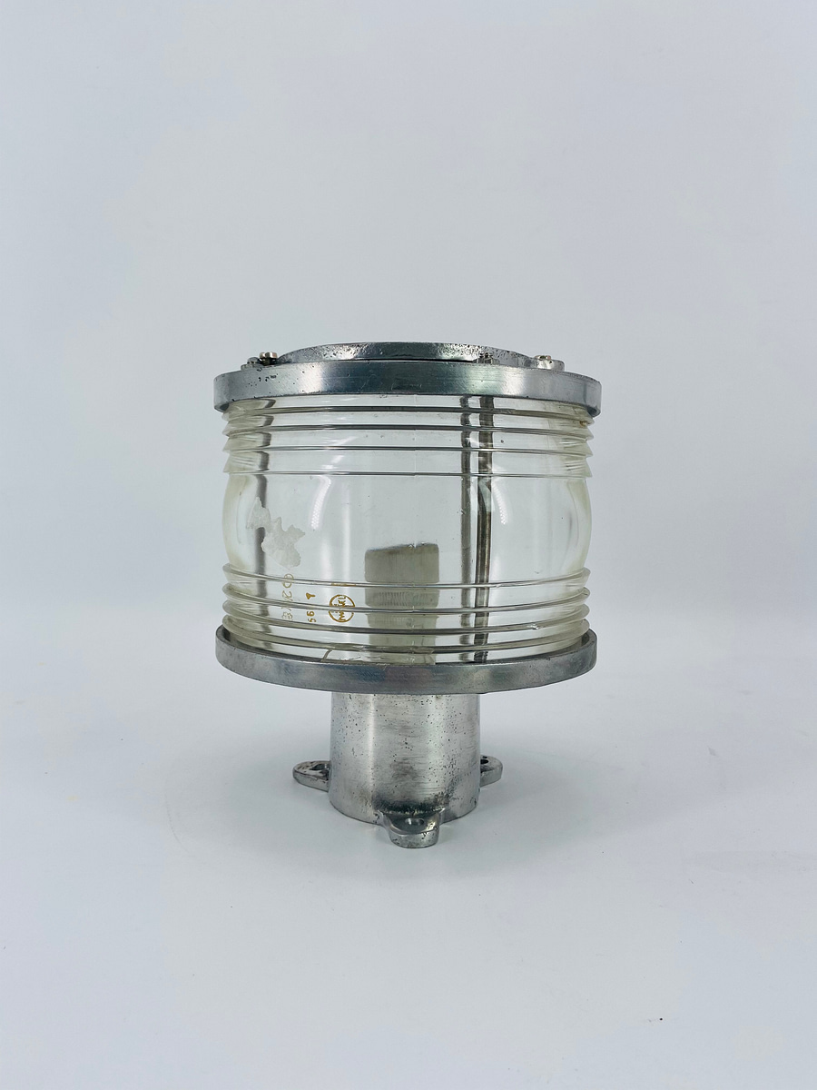 Boat lampe in aluminium and fresnel glass