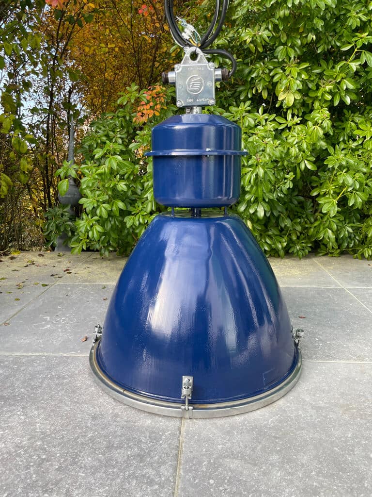 1 grande lampe industrielle métal restauree bleu