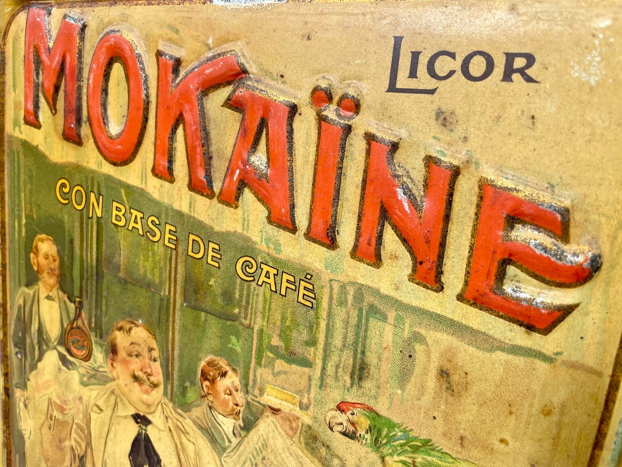 Plaque publicitaire tole lithographiee emboutie mokaine riom 1900